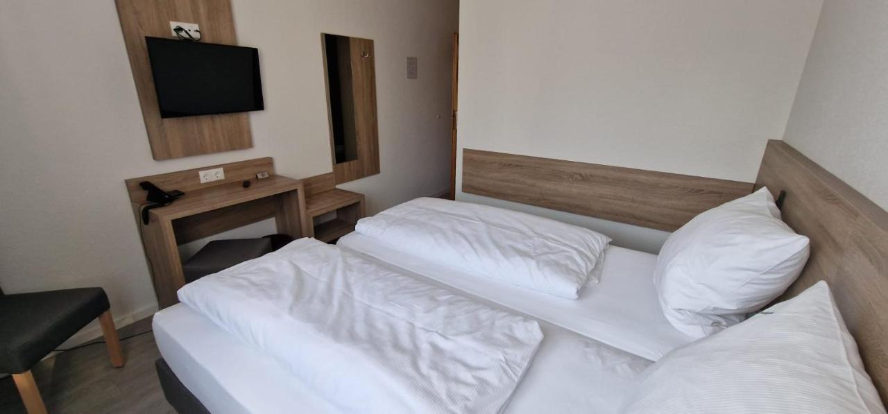 Hotel Ladage フランクフルト エクステリア 写真